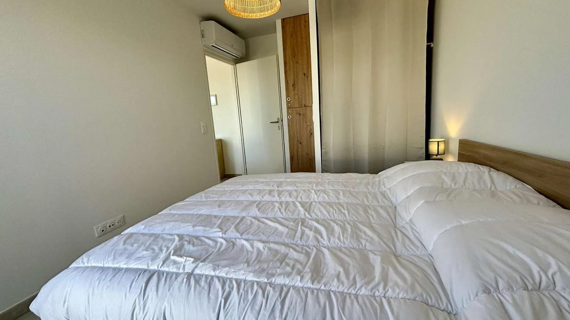 Appartement 2 Pieces, 4 Pers, Climatisation, Parking A Cogolin - Fr-1-226B-235 France