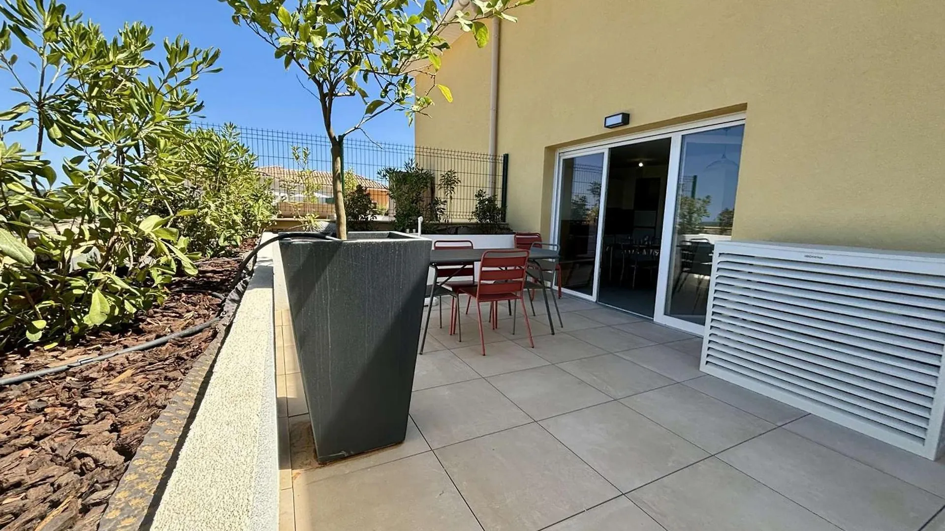 Apartment Appartement 2 Pieces, 4 Pers, Climatisation, Parking A Cogolin - Fr-1-226B-235