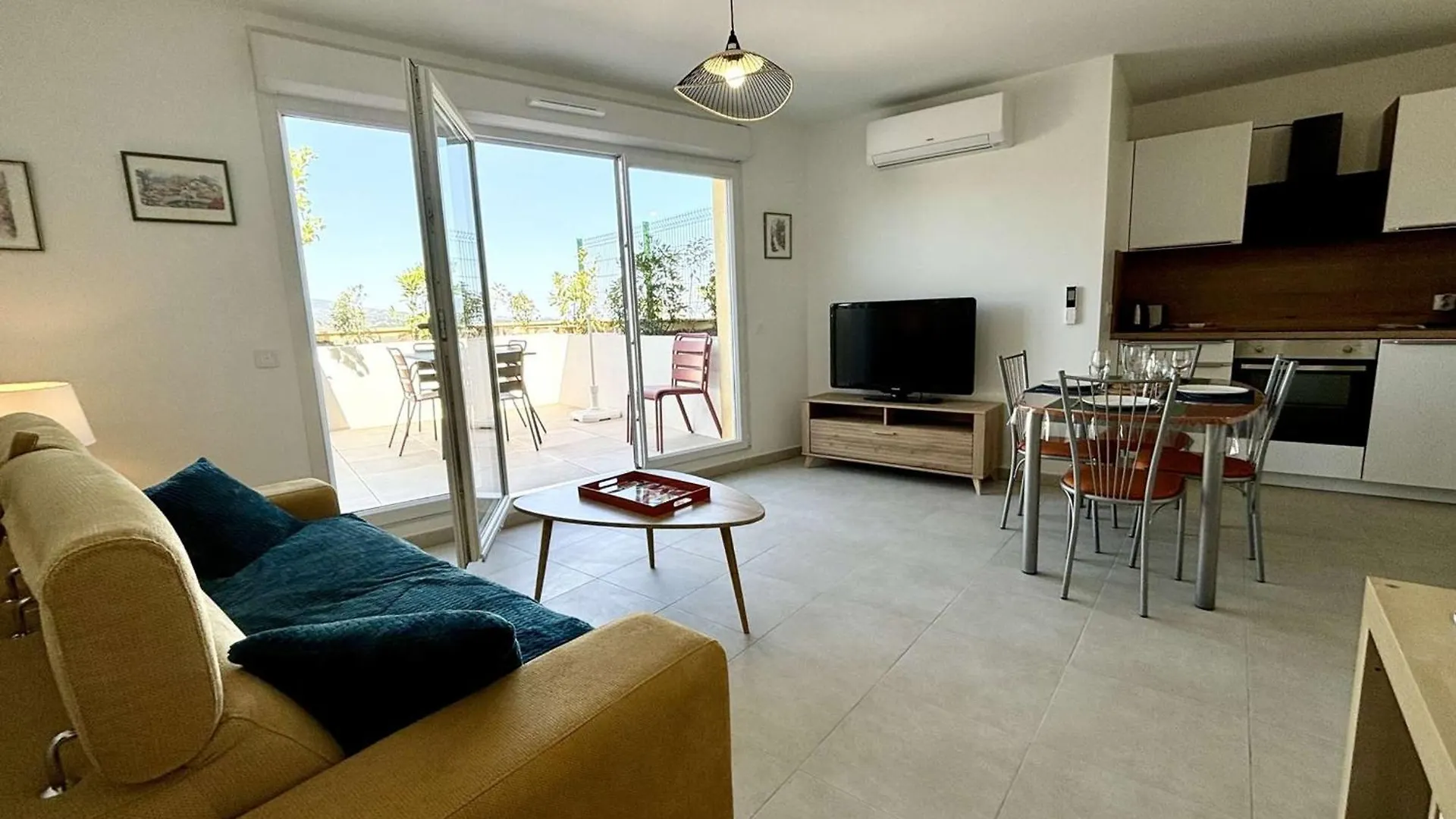 Appartement 2 Pieces, 4 Pers, Climatisation, Parking A Cogolin - Fr-1-226B-235 Daire
