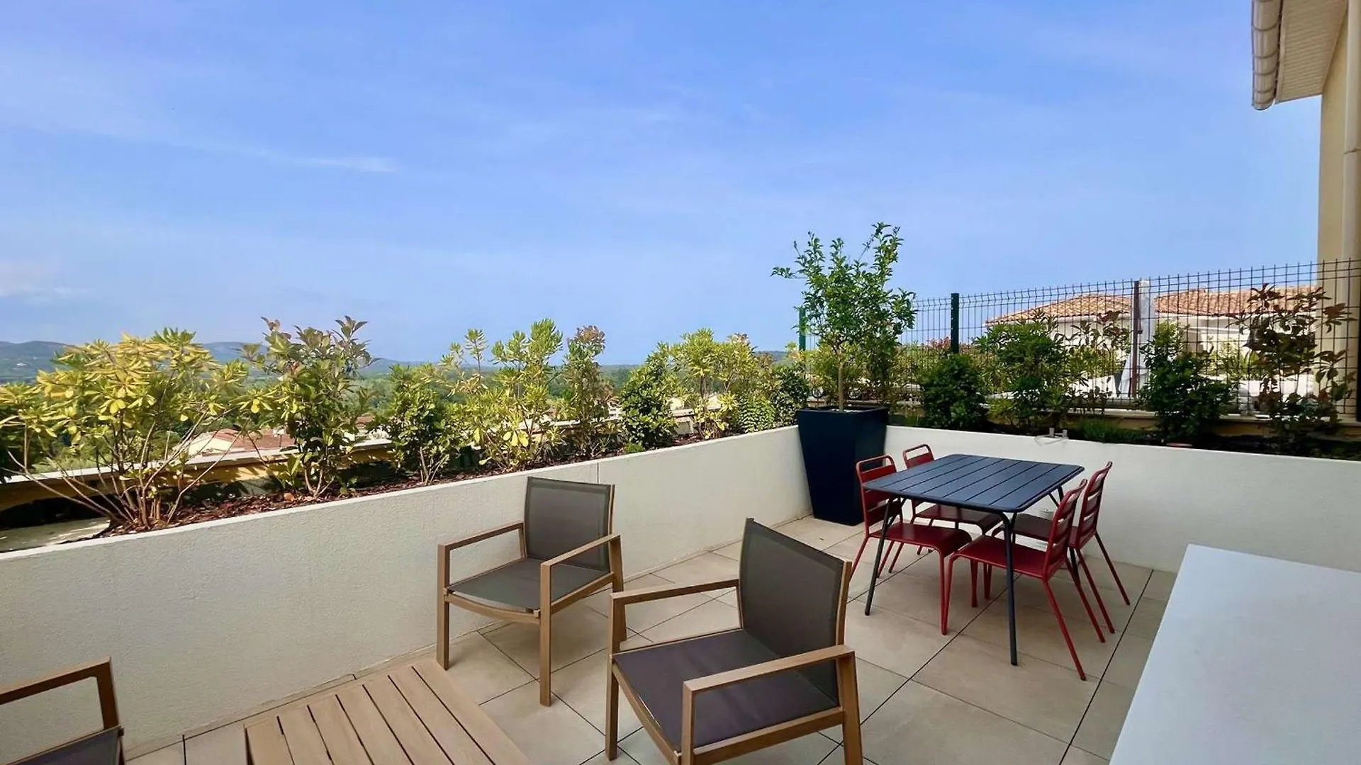 Appartement 2 Pieces, 4 Pers, Climatisation, Parking A Cogolin - Fr-1-226B-235 Daire